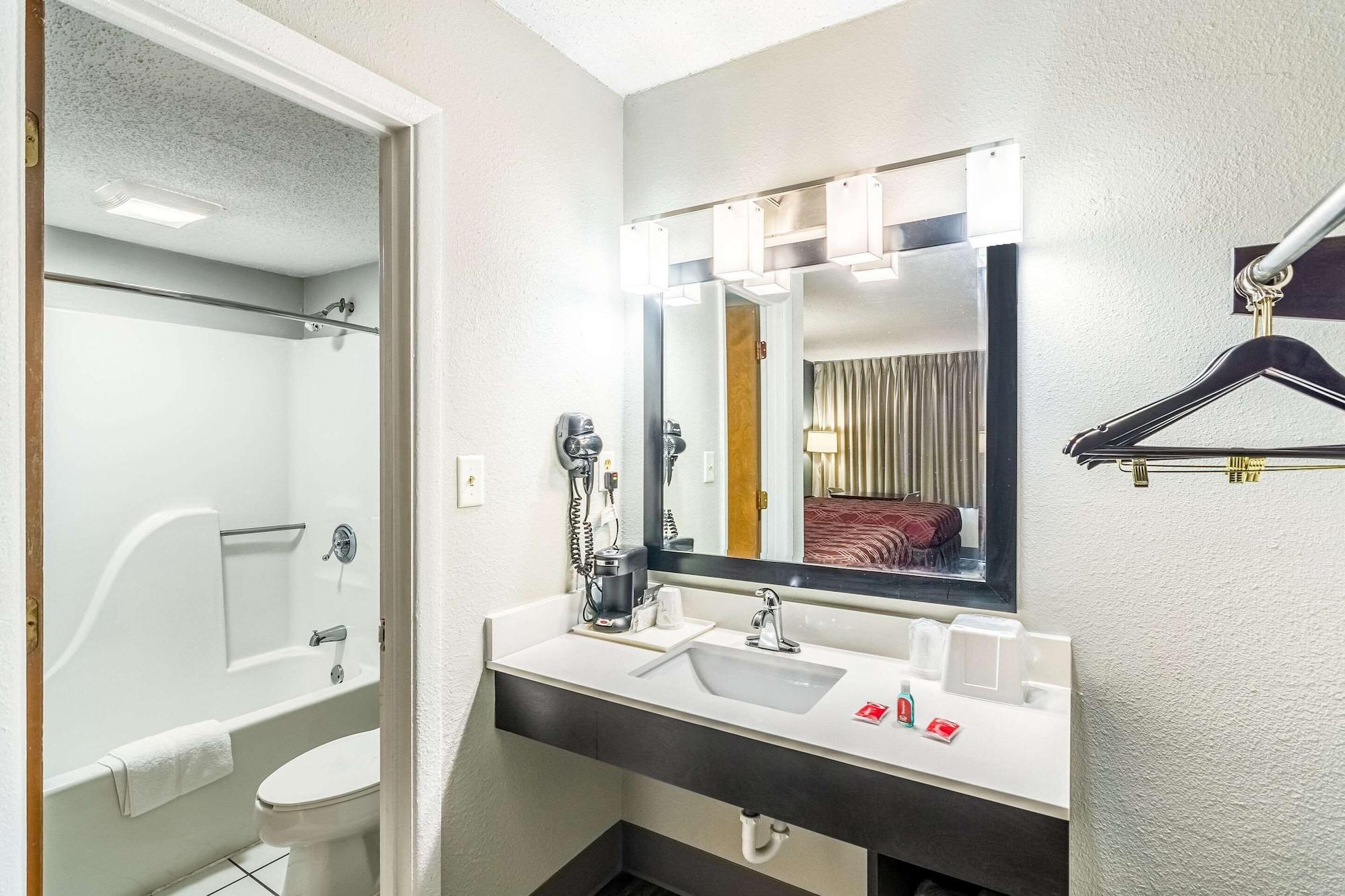קרסטוויו Econo Lodge מראה חיצוני תמונה